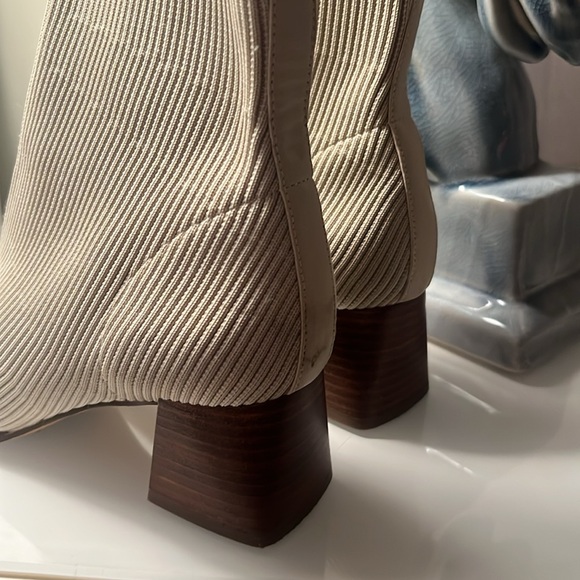 Bishop Pull on sock Boots - Picture 4 of 7